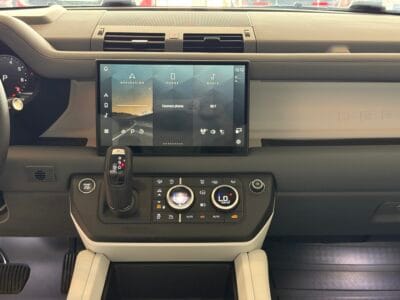 2025 Land Rover Defender P400 110 HSE 3.0L V6 Turbocharged Engine