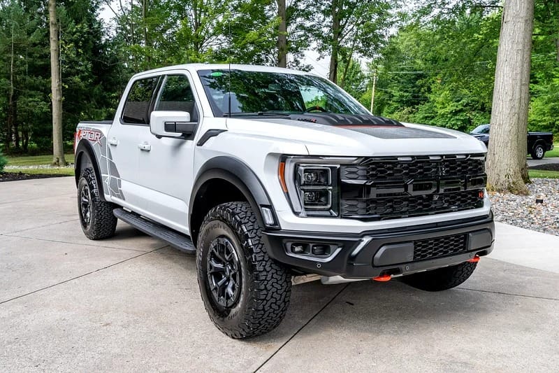 2023 Ford F-Series Pickup R 5.2-liter Supercharged V8 Engine