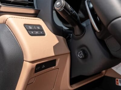 2025 Lexus LX700h Signature 3.5L AT Hybrid (with Auto park)