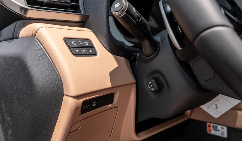 2025 Lexus LX700h Signature 3.5L AT Hybrid (with Auto park)