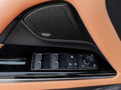 2025 Lexus LX700h Signature 3.5L AT Hybrid (with Auto park)