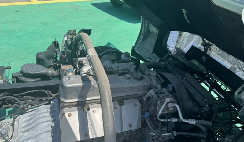 New 2025 Mitsubishi Canter Van Diesel Manual RWD