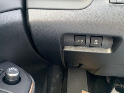 2023 Toyota Crown 2.5 L Inline‑4 Hybrid e‑CVT AWD White