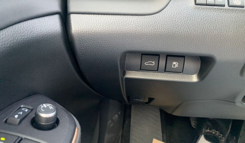 2023 Toyota Crown 2.5 L Inline‑4 Hybrid e‑CVT AWD White