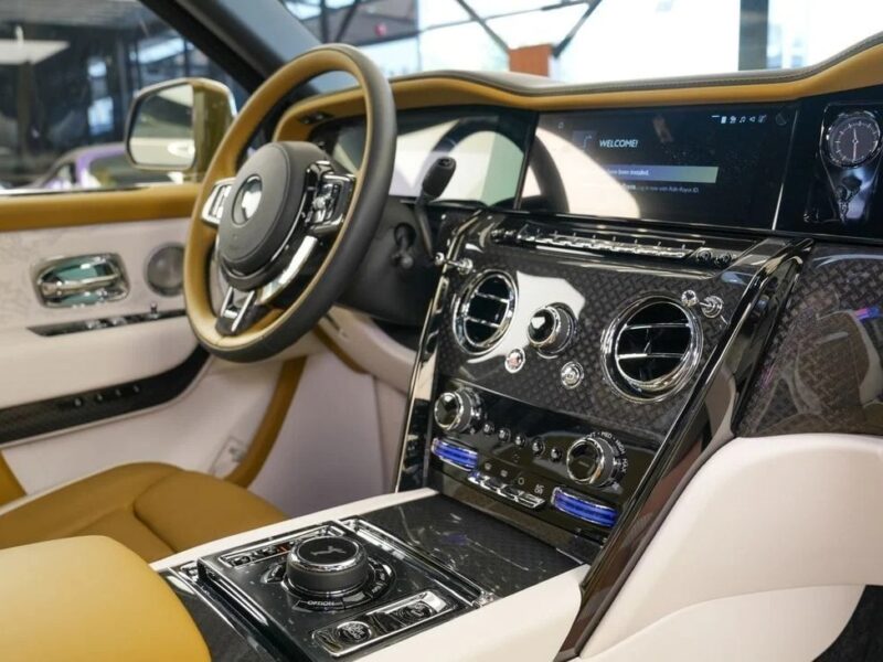 2025 Rolls Royce Cullinan Black Badge Bespoke Chartreuse 6.7L V12