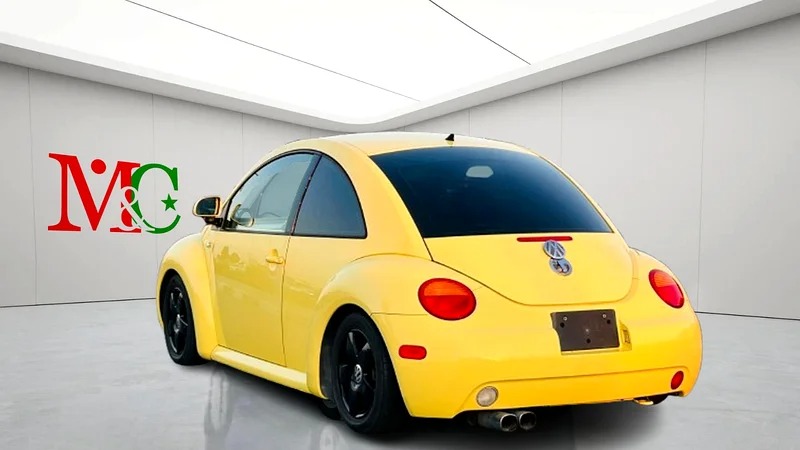 2001 Volkswagen Beetle Standard CLEAN CAR LOW MILEAGE Yellow Black