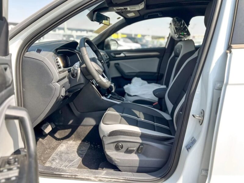 2025 Volkswagen T ROC T ROC 1.5L Black Package TURBOCHARGED White Black