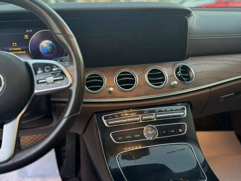 Mercedes-Benz E300 MERCEDES AMG E300 KIT 63 2019