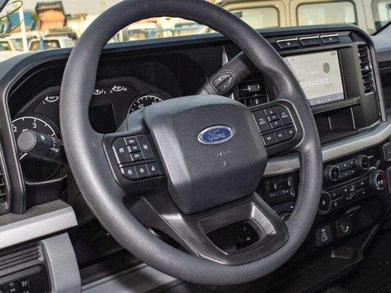 2024 Ford F550 XL Super Duty 6.7L V8 Turbo, 330 HP 4WD