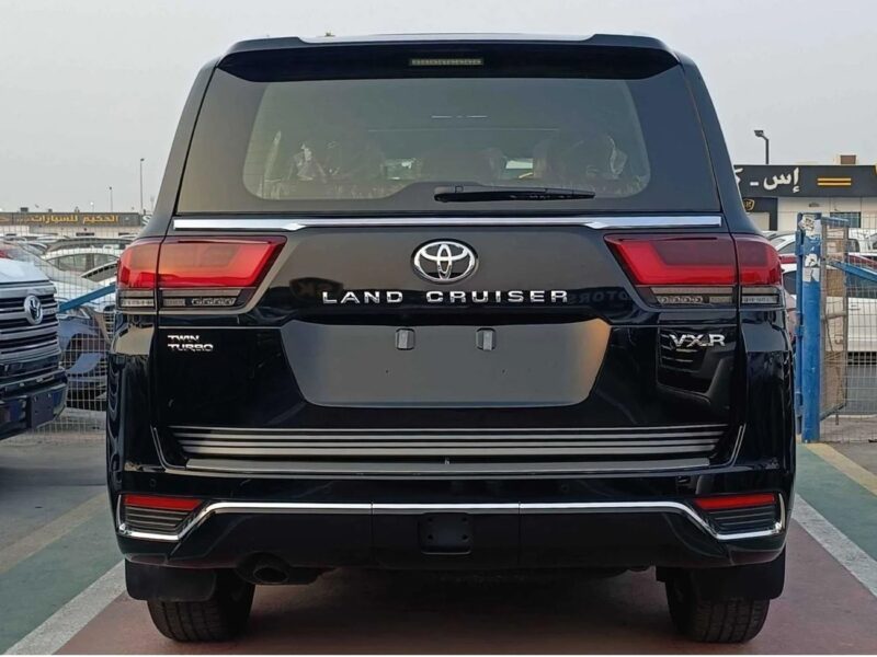 2025 Toyota Land Cruiser 3.L VXR TWIN TURBO Black Full Option