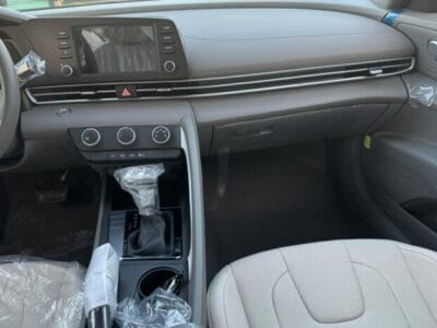 New 2025 Hyundai Elantra Automatic FWD