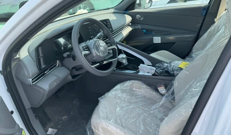 New 2025 Hyundai Elantra Automatic FWD