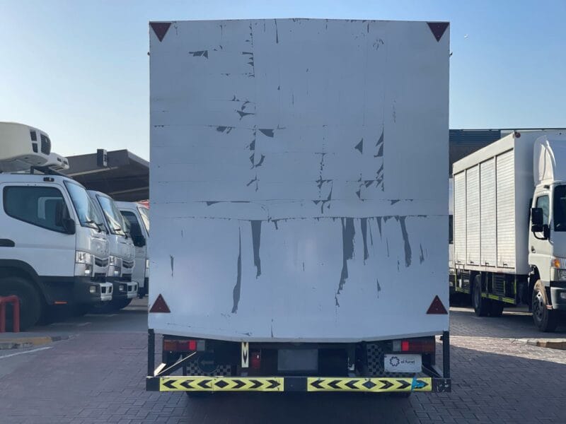 2019 White Mitsubishi Canter, 18 FT, Water Shutter Manual