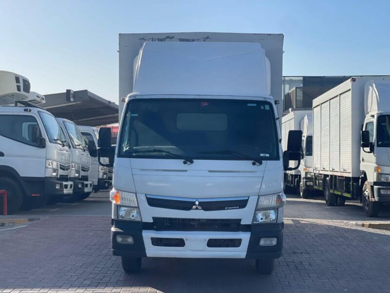 2019 White Mitsubishi Canter, 18 FT, Water Shutter Manual