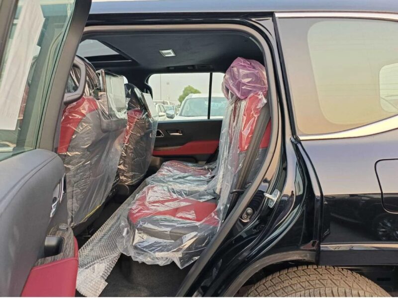 2025 Toyota Land Cruiser 3.L VXR TWIN TURBO Black Full Option