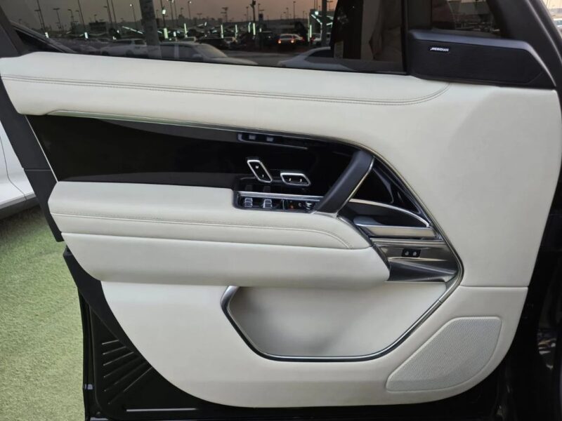 Land Rover Range Rover SE P530 4.4L 2023 America Specs