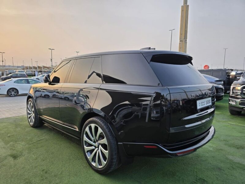 Land Rover Range Rover SE P530 4.4L 2023 America Specs