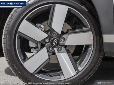 Hyundai Santa Fe NEW 2024 Hyundai 2.5T Luxury AWD 7-Pass White Black