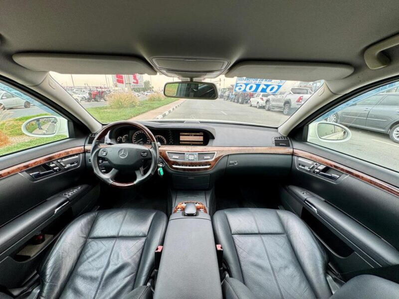 2008 Mercedes-Benz S 350 3.5-liter 6 cylinders Engine White Black