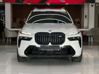 2023 BMW X7 xDriveM60i 4-cylinder 2.0 Turbo Full option White Black