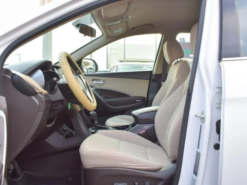 2016 Hyundai Santa Fe 4WD SUV Petrol GCC Specs White Beige
