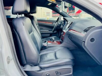 2012 Chrysler 300C Limited 6 Cylinder Engine CLEAN CAR White Black