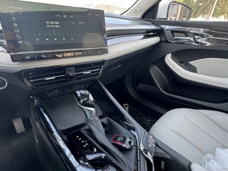 2025 MG MG5 Fully Loaded 1500 L White GCC Specs