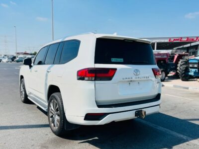 2022 TOYOTA LAND CRUISER White CHASSIS GUARANTEE