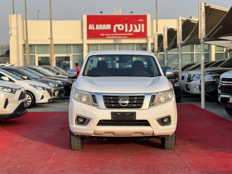 2020 Nissan Navara 4X4 Full Automatic White GCC