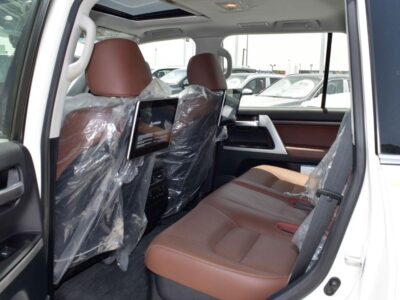 Toyota Land Cruiser VXR Grand Touring Four-Wheel Drive