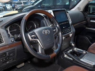 Toyota Land Cruiser VXR Grand Touring S 2020 Four-Wheel Drive