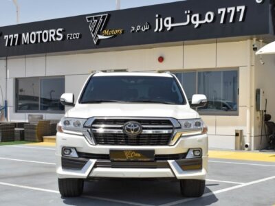 Toyota Land Cruiser VXR Grand Touring S 2020 Four-Wheel Drive