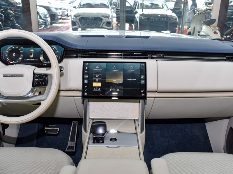 Land Rover Range Rover SV Bespoke Sadaf Edition 1 of 20