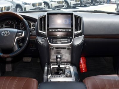 Toyota Land Cruiser VXR Grand Touring S 2020 Four-Wheel Drive