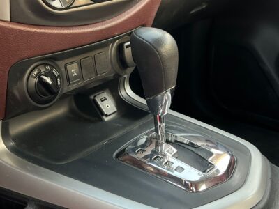 2020 Nissan Navara 4X4 Full Automatic White GCC