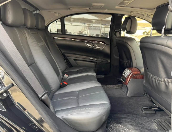 2008 MERCEDES-BENZ S550 V8 Black AUCTION GRADE 4/B