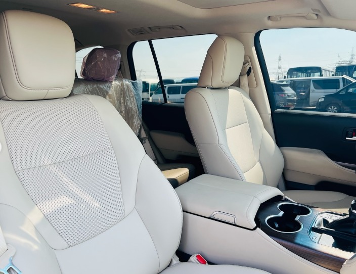 2022 TOYOTA LAND CRUISER White CHASSIS GUARANTEE