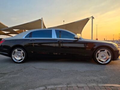 Mercedes-Maybach S560 Model 2020 V8 4.0-Liter Engine