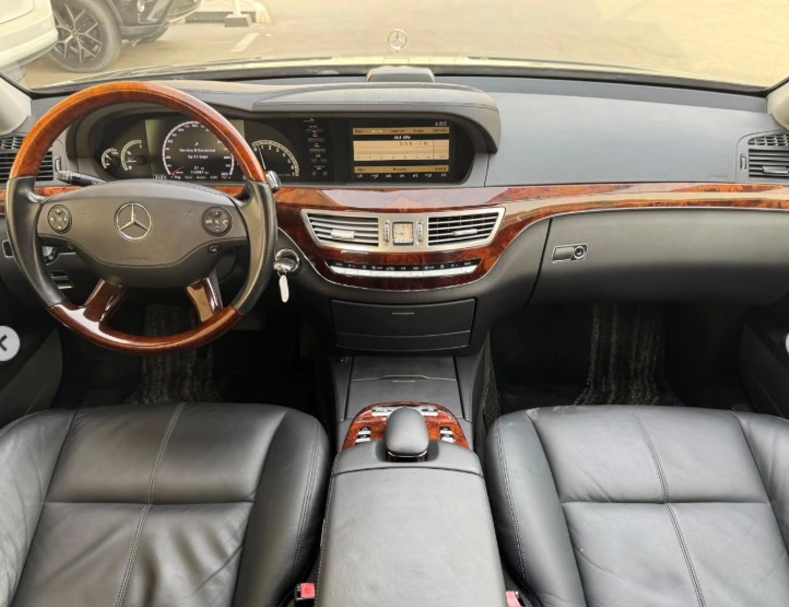 2008 MERCEDES-BENZ S550 V8 Black AUCTION GRADE 4/B