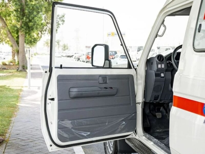 Toyota Land Cruiser 70 AMBULANCE LC78 4.2D MT MY2024