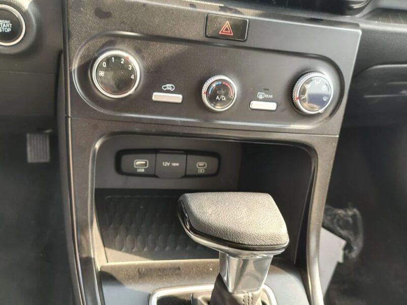 2026 Hyundai Creta 1500 L Mid Options Creta White