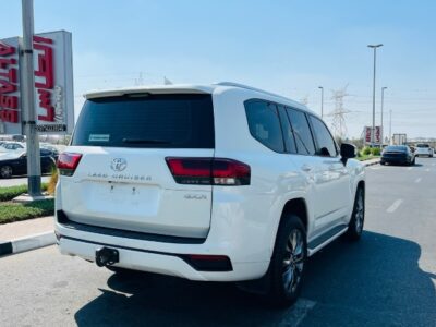 2022 TOYOTA LAND CRUISER White CHASSIS GUARANTEE