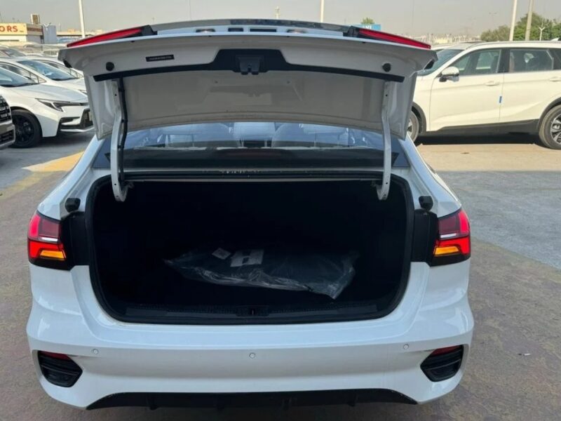 2025 MG MG5 Fully Loaded 1500 L White GCC Specs