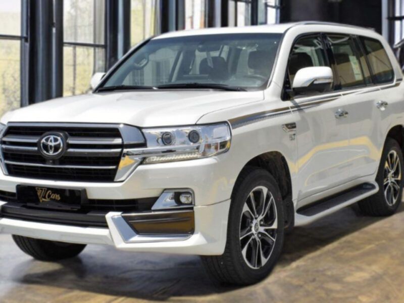 Toyota Land Cruiser VXR Grand Touring Four-Wheel Drive