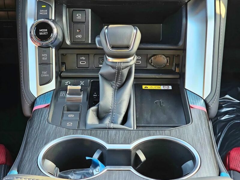 2025 Toyota Land Cruiser VXR 3.5L White PETROL Radar HUD