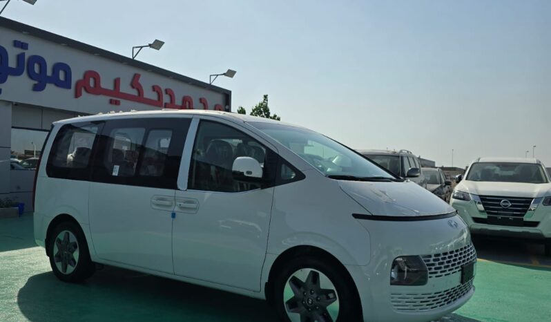 New 2024 Hyundai Staria 3.5 L V6 Smartstream Petrol White