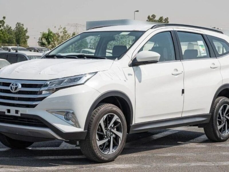 Toyota Rush Toyota Rush 1.5L Petrol AT MY2023 White-Black