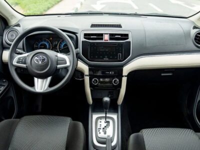 Toyota Rush Toyota Rush 1.5L Petrol MY2023 Red-Black