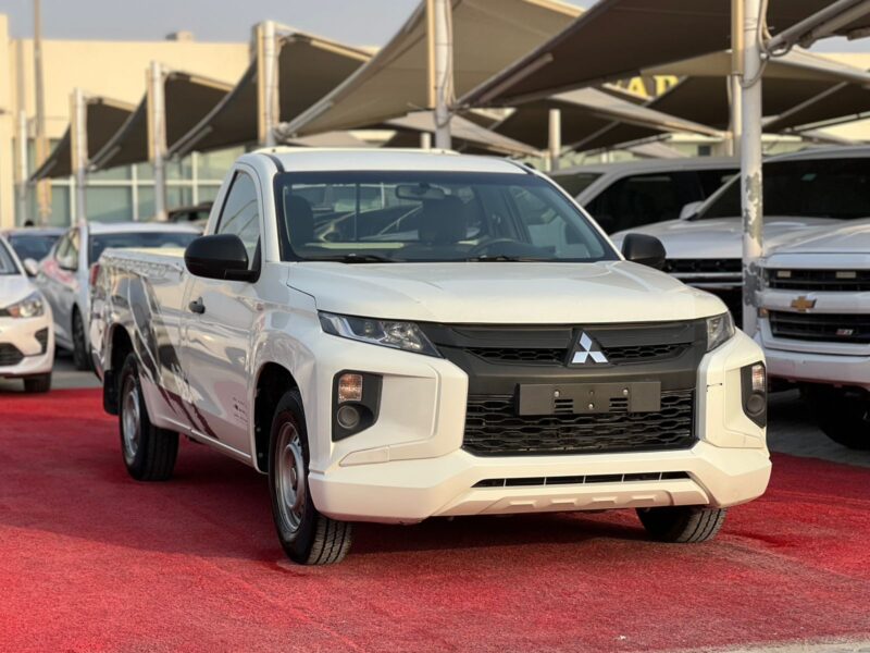 2022 Mitsubishi L200 S/C Manual GCC White-Grey