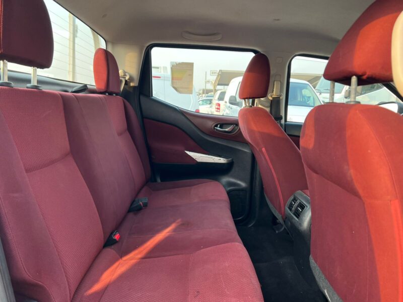2020 White Nissan Navara 4X4 Fully Automatic GCC